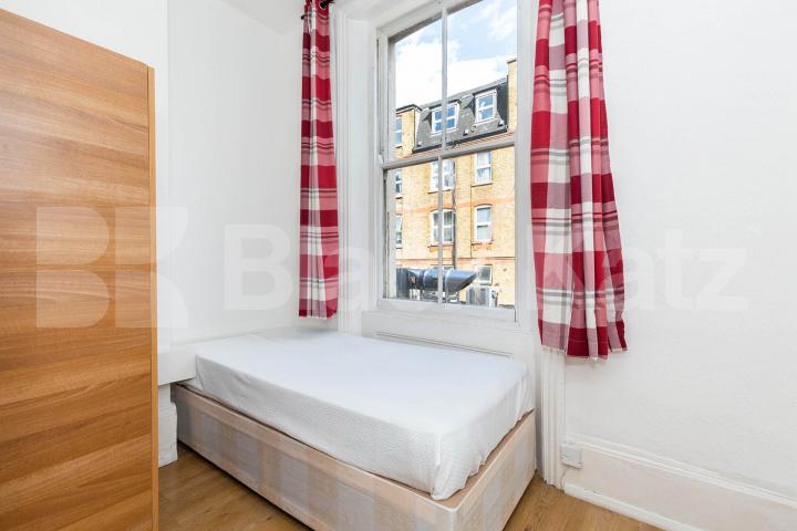 Located a stone throw from old Street station and close the trendy shoreditch City Road, Old Street - Shoreditch